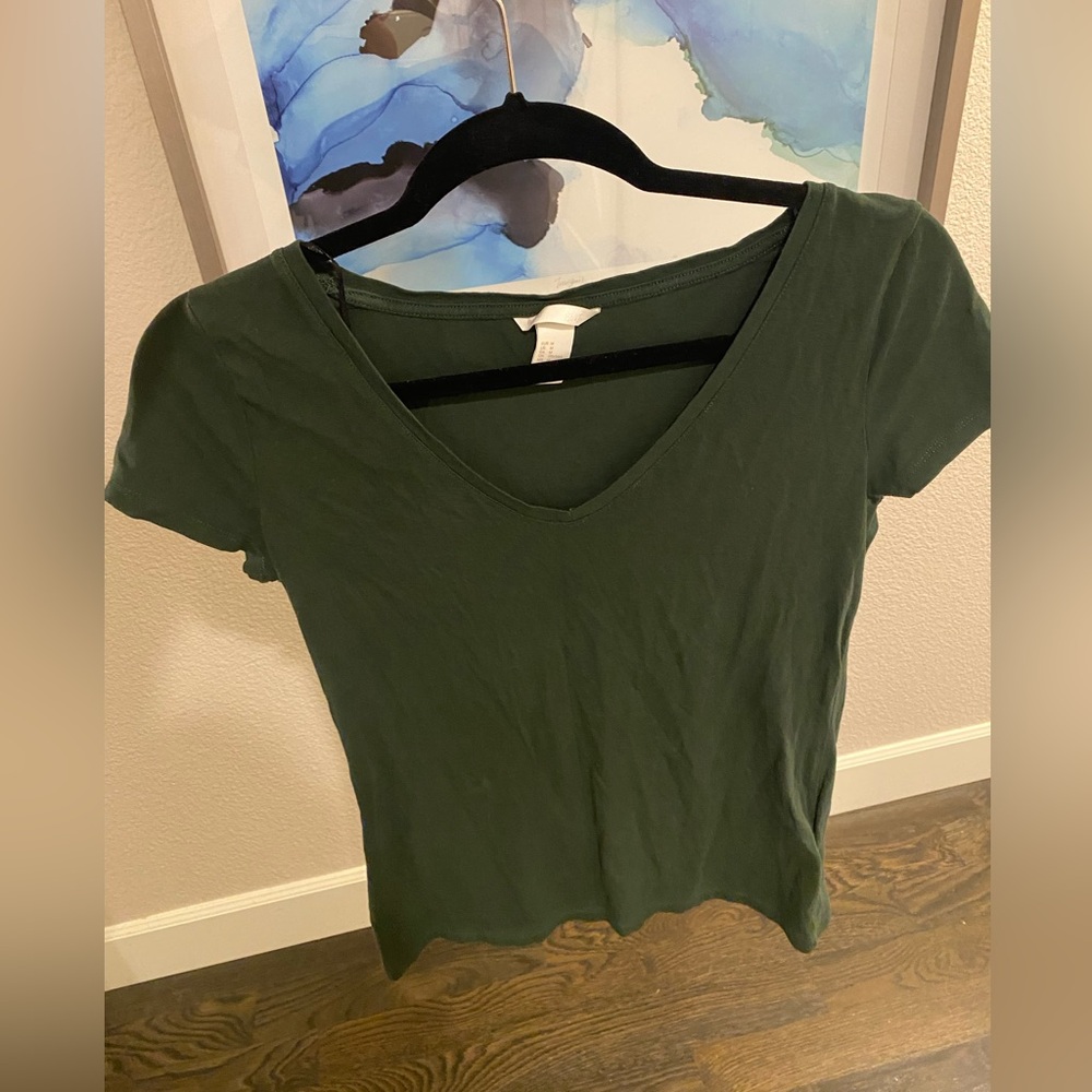 H&M Basics green size medium v-neck t-shirt